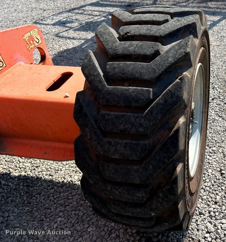 image for item EK3032 2003 JLG  400S boom lift