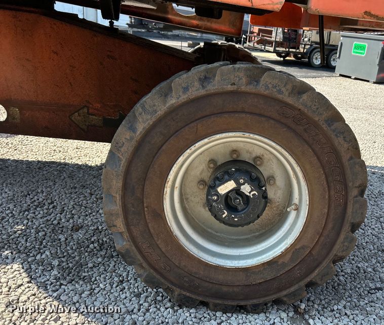 image for item EK3032 2003 JLG  400S boom lift