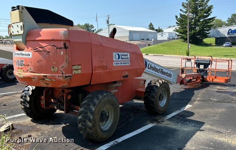 image for item EK3033 2000 JLG 660SJ boom lift
