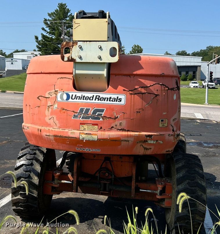 image for item EK3033 2000 JLG 660SJ boom lift