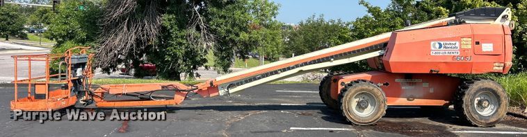 image for item EK3033 2000 JLG 660SJ boom lift