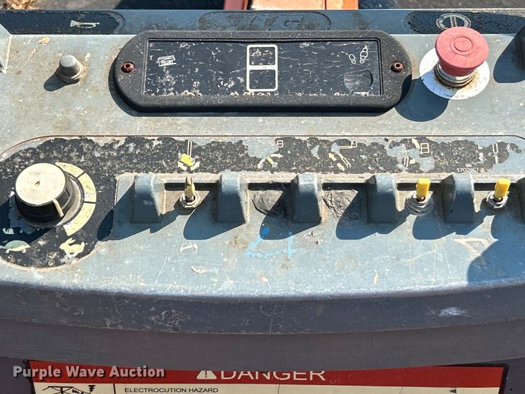 image for item EK3033 2000 JLG 660SJ boom lift