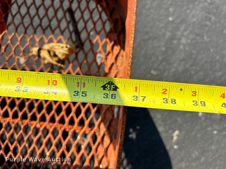 image for item EK3033 2000 JLG 660SJ boom lift