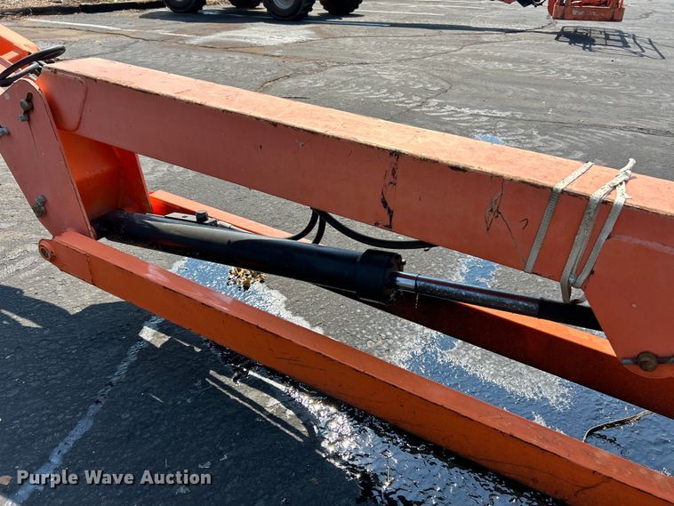 image for item EK3033 2000 JLG 660SJ boom lift