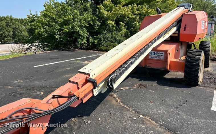 image for item EK3033 2000 JLG 660SJ boom lift