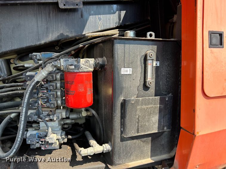 image for item EK3033 2000 JLG 660SJ boom lift