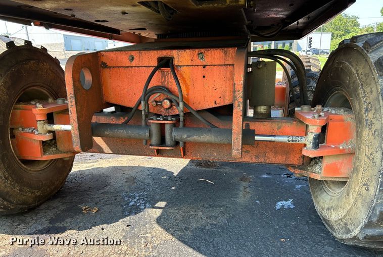 image for item EK3033 2000 JLG 660SJ boom lift