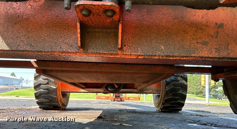 image for item EK3033 2000 JLG 660SJ boom lift