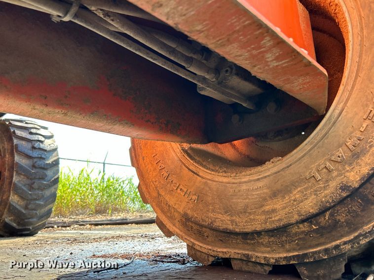 image for item EK3033 2000 JLG 660SJ boom lift