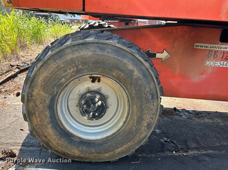 image for item EK3033 2000 JLG 660SJ boom lift