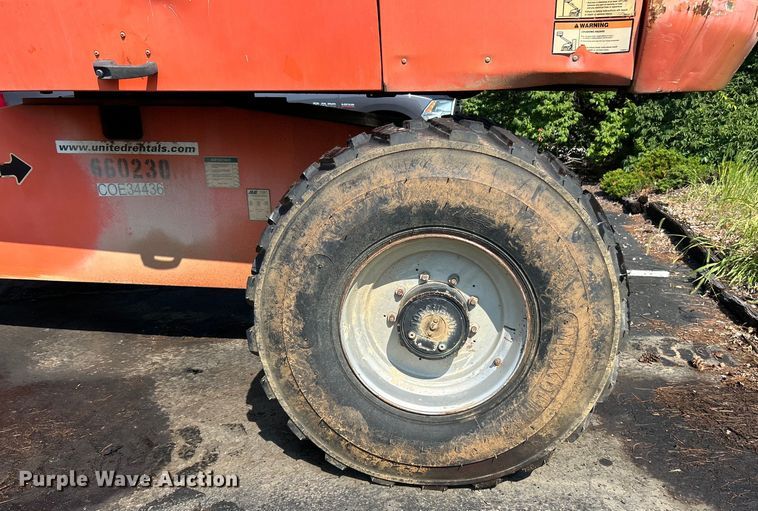 image for item EK3033 2000 JLG 660SJ boom lift