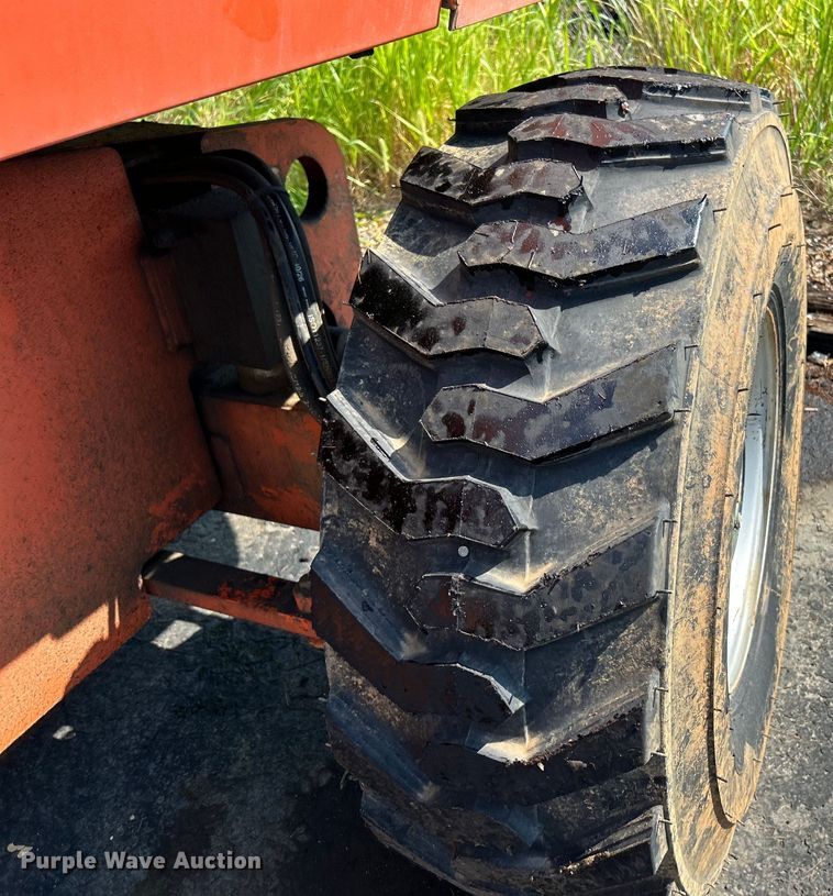 image for item EK3033 2000 JLG 660SJ boom lift