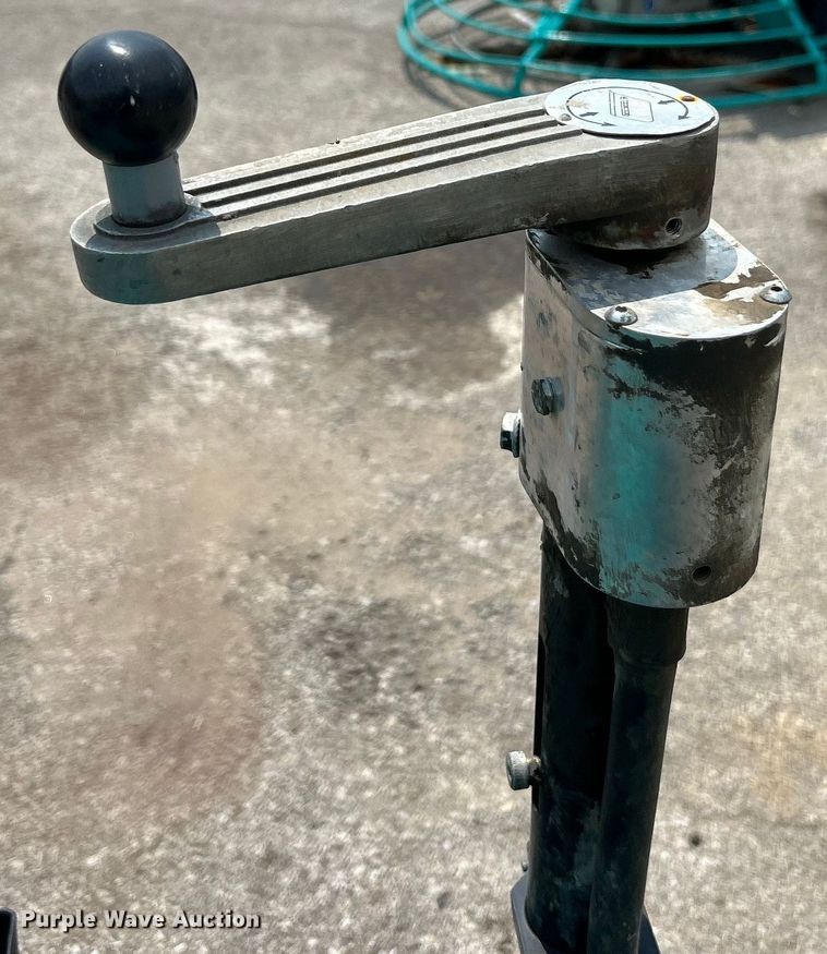 image for item EK4979 2017 Whiteman  HHNG5 power trowel