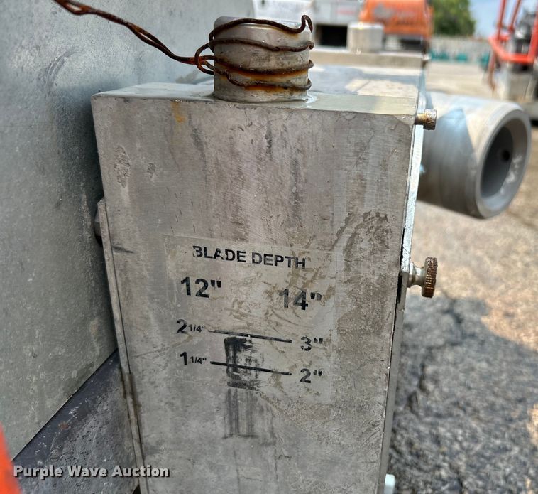 image for item EK4995 Husqvarna  Soff-Cut 4000 concrete saw