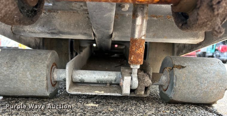 image for item EK4996 Husqvarna  Soff-Cut 4000 concrete saw