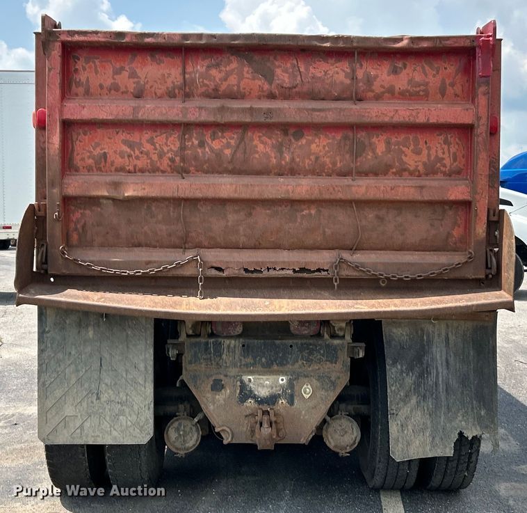 image for item EK5000 1995 International  4900 dump truck