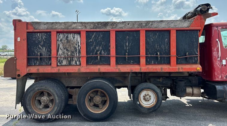 image for item EK5000 1995 International  4900 dump truck