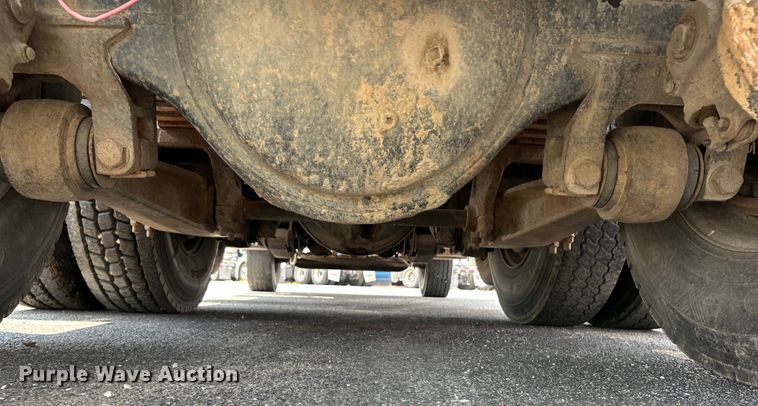 image for item EK5000 1995 International  4900 dump truck