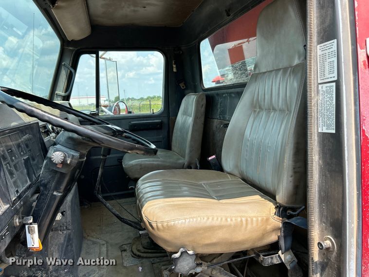 image for item EK5000 1995 International  4900 dump truck