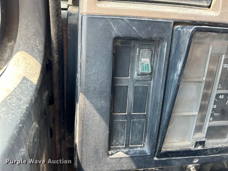 image for item EK5000 1995 International  4900 dump truck