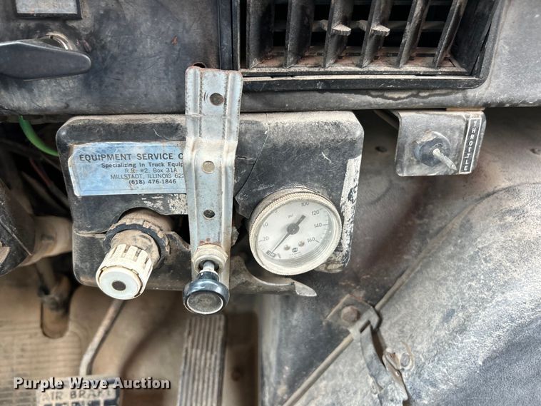 image for item EK5000 1995 International  4900 dump truck