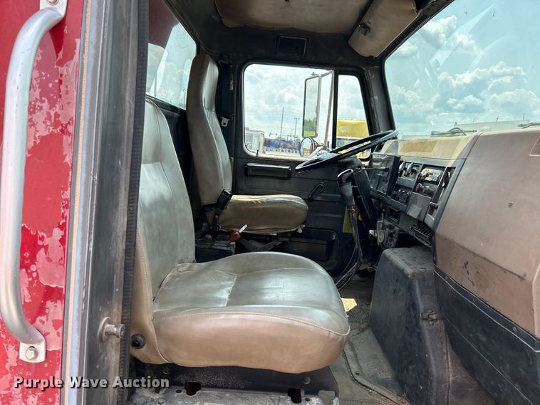 image for item EK5000 1995 International  4900 dump truck