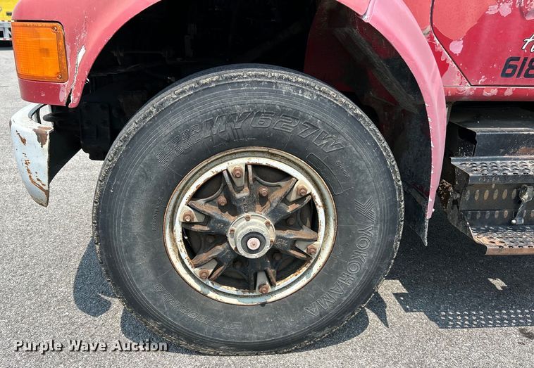 image for item EK5000 1995 International  4900 dump truck