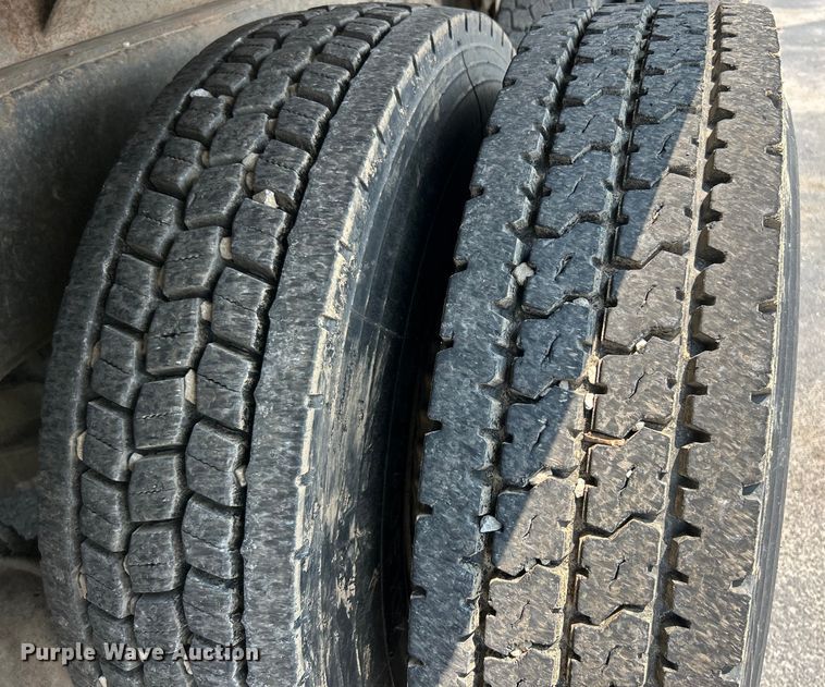 image for item EK5000 1995 International  4900 dump truck