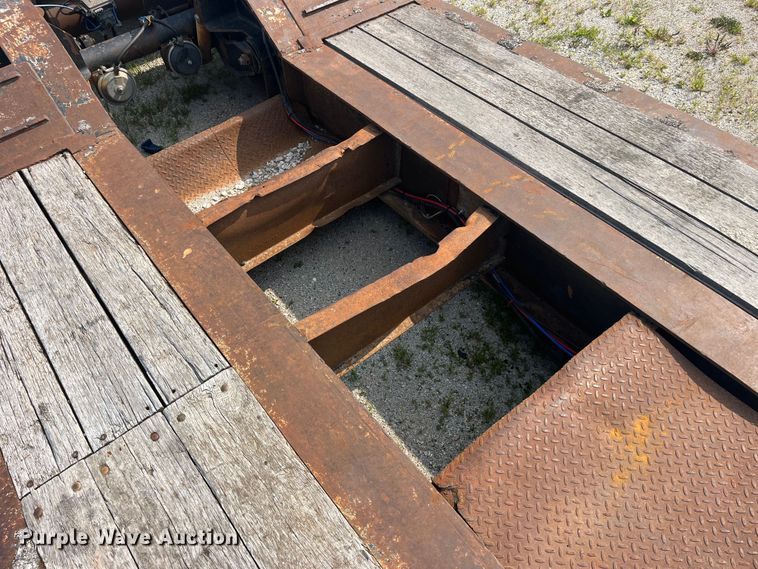 image for item EK8847 2000 Talbert T3DW-50SA-HRG-1-T1 lowboy equipment trailer