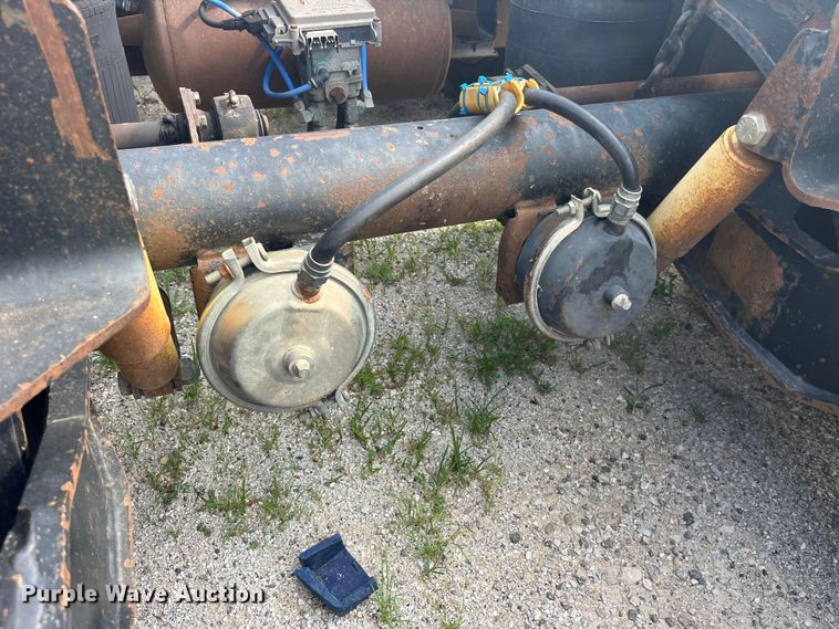 image for item EK8847 2000 Talbert T3DW-50SA-HRG-1-T1 lowboy equipment trailer