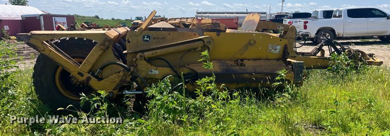 image for item EK8889 2004 John Deere 1812C scraper