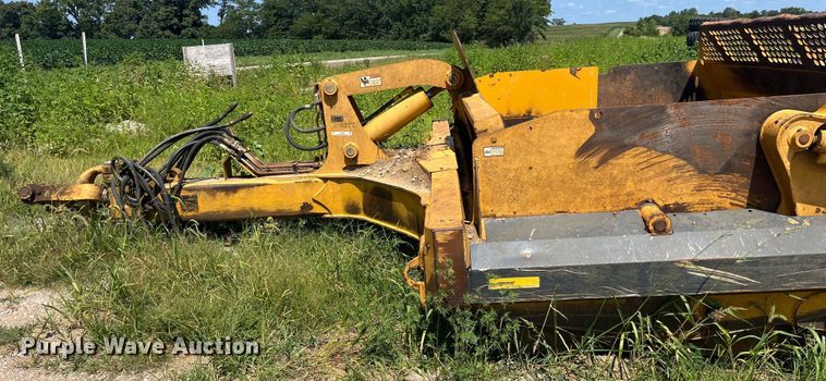 image for item EK8889 2004 John Deere 1812C scraper