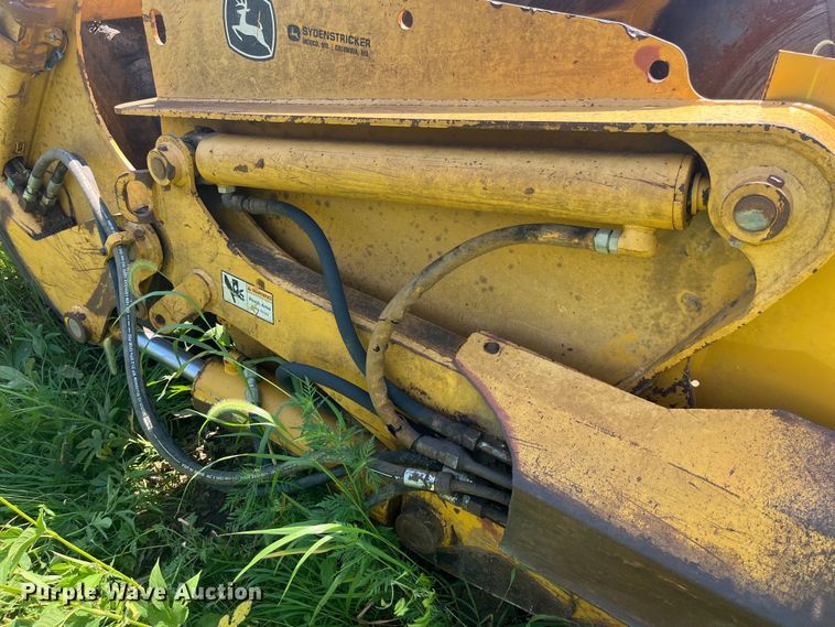 image for item EK8889 2004 John Deere 1812C scraper