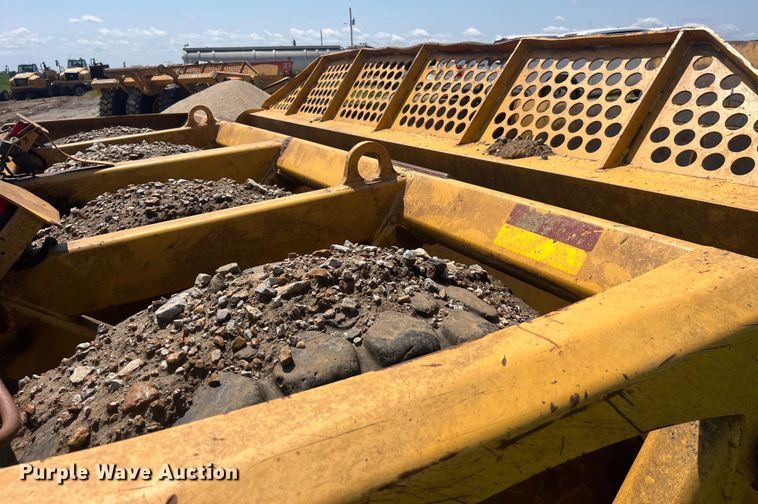 image for item EK8889 2004 John Deere 1812C scraper