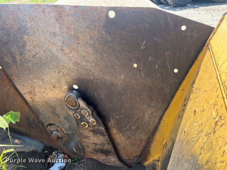 image for item EK8889 2004 John Deere 1812C scraper