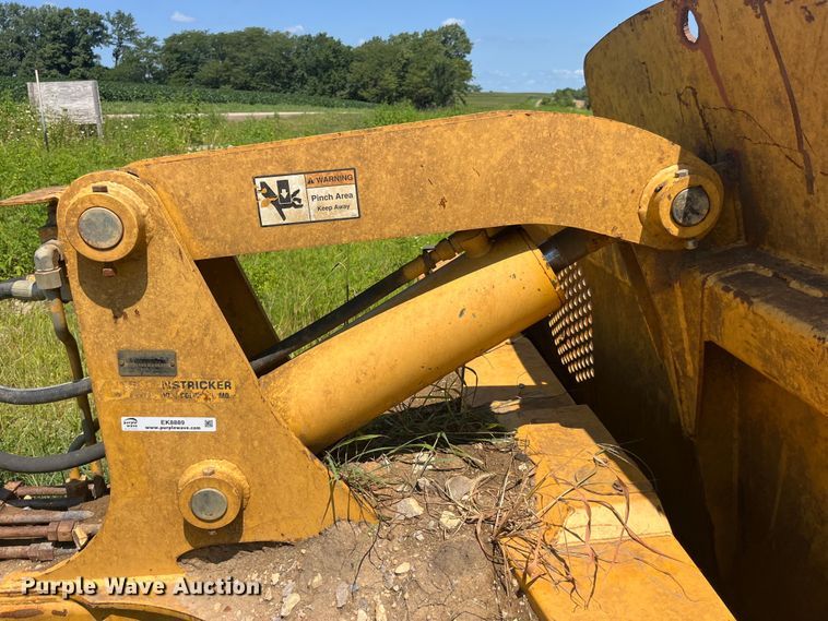 image for item EK8889 2004 John Deere 1812C scraper