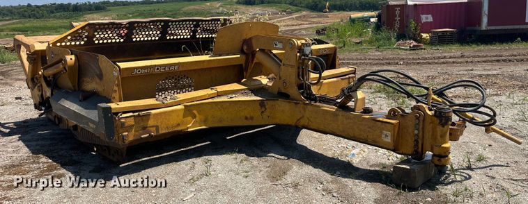 image for item EK8890 2004 John Deere 1812C scraper