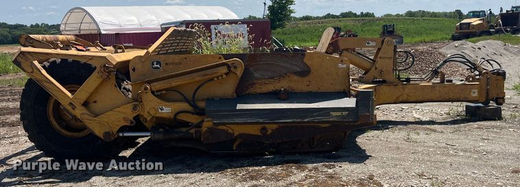 image for item EK8890 2004 John Deere 1812C scraper