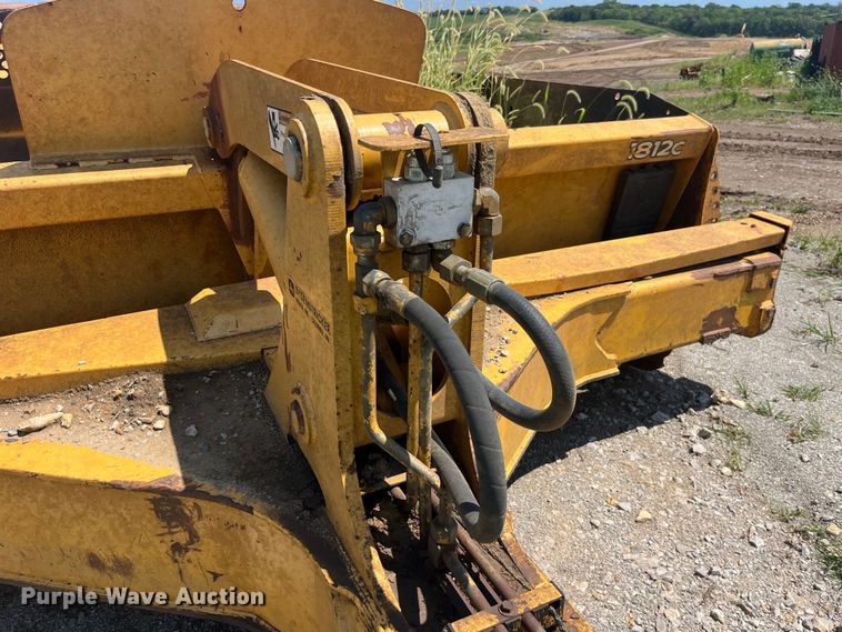 image for item EK8890 2004 John Deere 1812C scraper