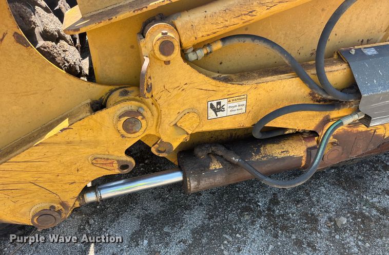 image for item EK8890 2004 John Deere 1812C scraper