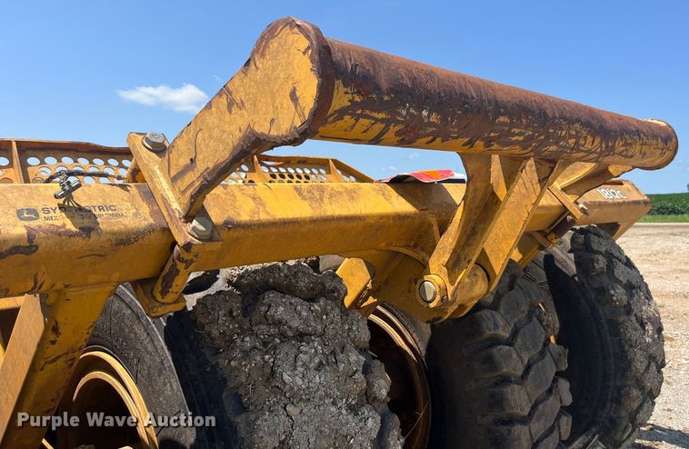 image for item EK8890 2004 John Deere 1812C scraper