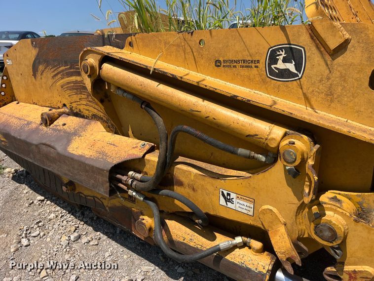 image for item EK8890 2004 John Deere 1812C scraper