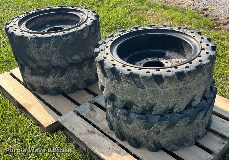 image for item EK8900 (4) 33x12-20 tires and wheels
