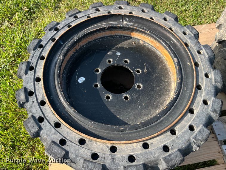 image for item EK8900 (4) 33x12-20 tires and wheels