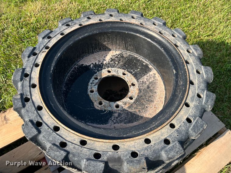 image for item EK8900 (4) 33x12-20 tires and wheels