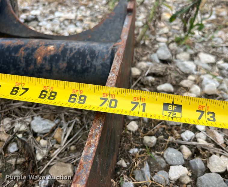 image for item EK8921 Skid steer rock grapple bucket