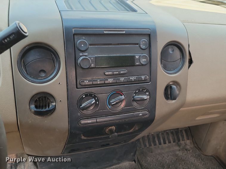 image for item KA9026 2006 Ford F150 pickup truck