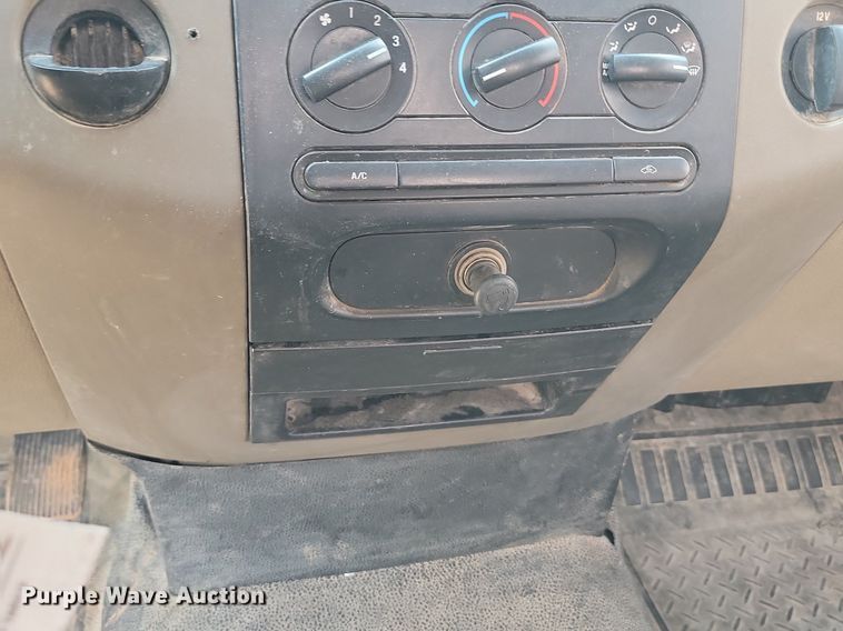 image for item KA9026 2006 Ford F150 pickup truck