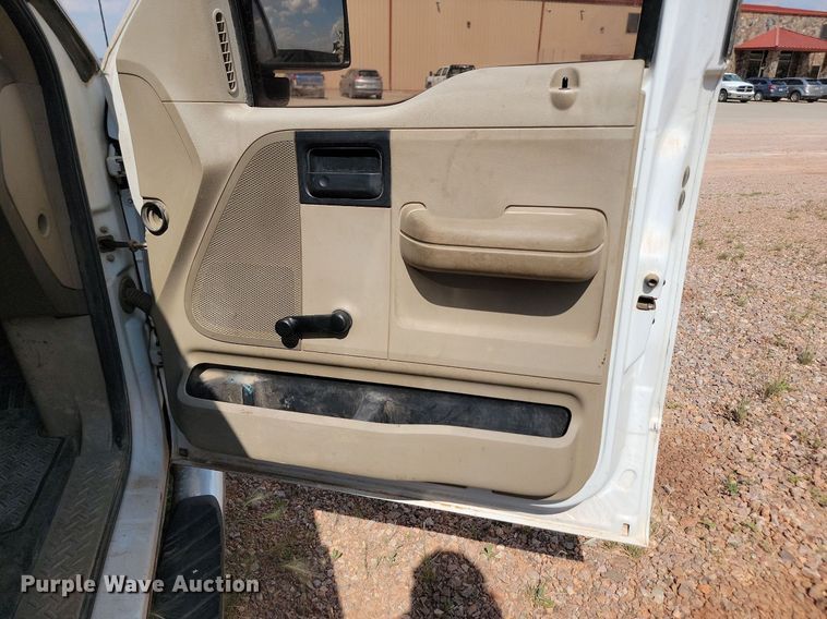 image for item KA9026 2006 Ford F150 pickup truck