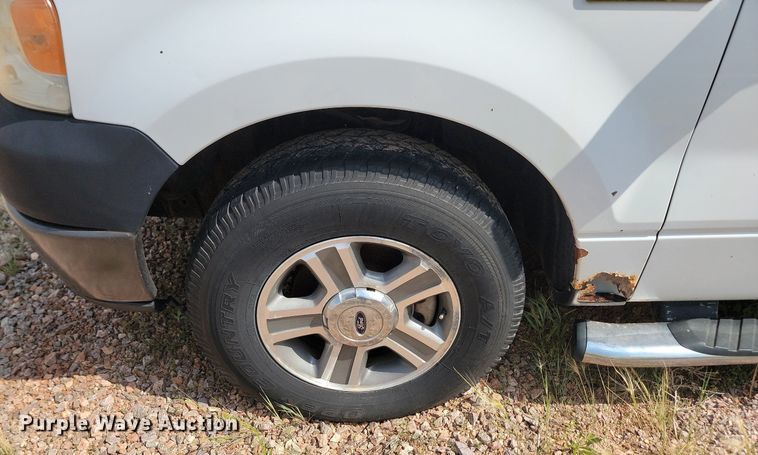 image for item KA9026 2006 Ford F150 pickup truck